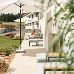 Edenhauserhof Oda ve Kahvaltı 4*