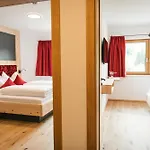 Edenhauserhof 4* Neu Gotzens