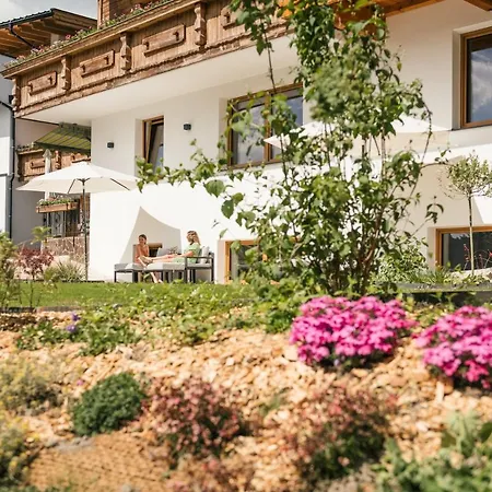 Edenhauserhof Bed & Breakfast