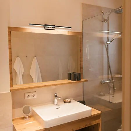 Edenhauserhof Bed and breakfast 4*