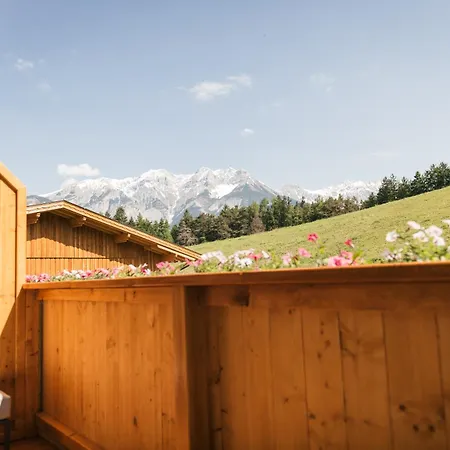 Edenhauserhof 4* Neu Gotzens