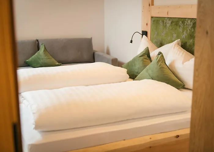 فندق مبيت وإفطار Edenhauserhof 4*