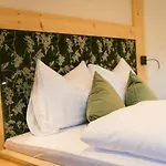 Edenhauserhof Bed and breakfast Neu Gotzens